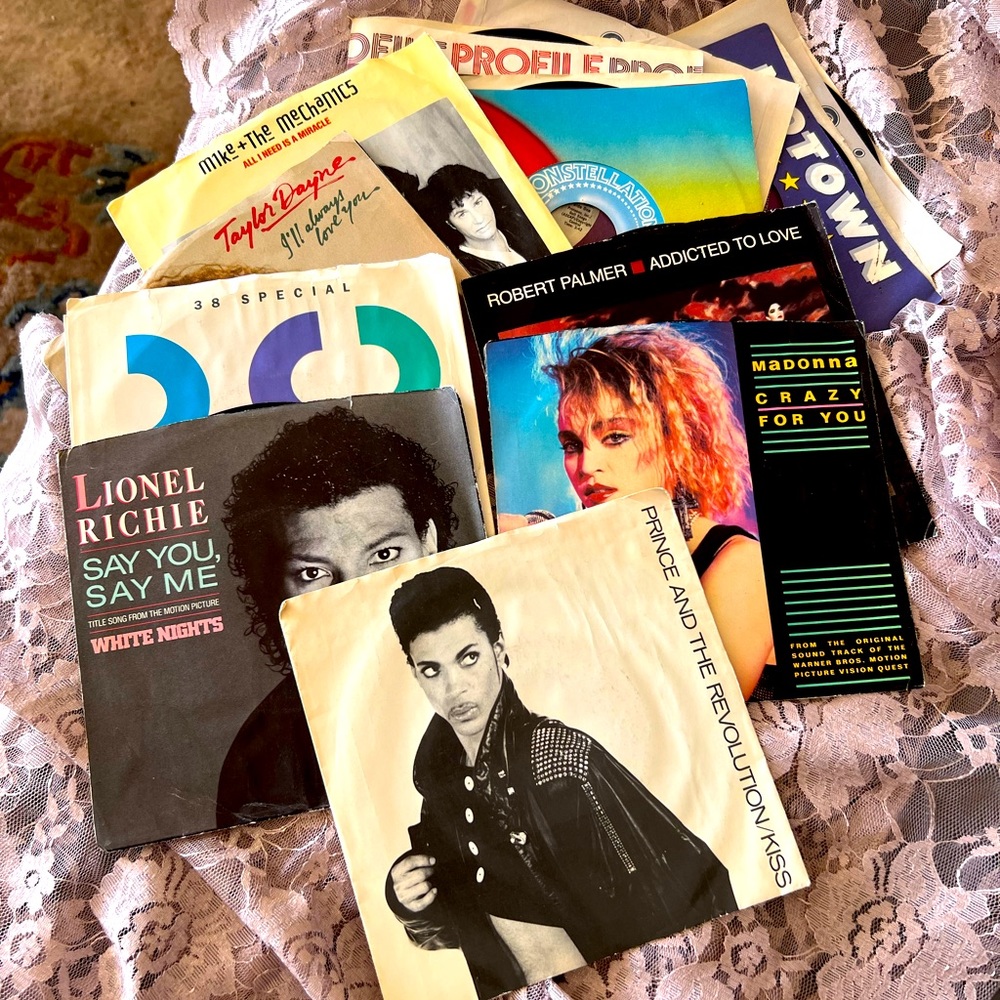Make a offer 🤗”45” records. Vintage.
